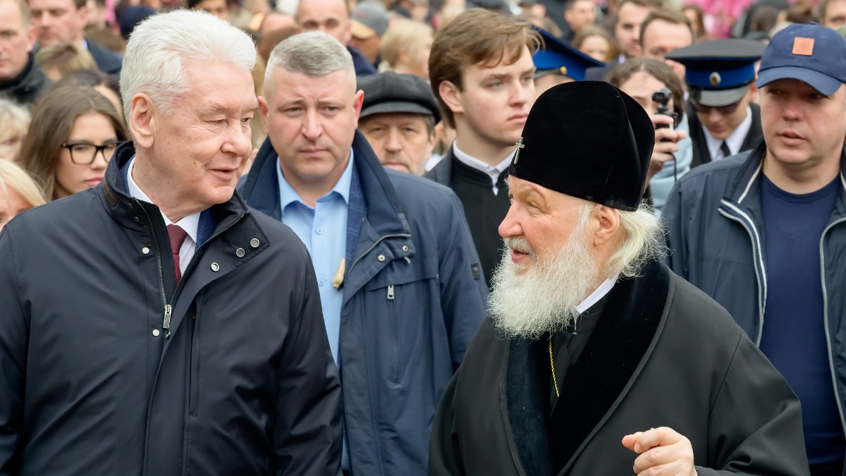 Мэр Москвы Сергей Собянин и Патриарх Московский и всея Руси Кирилл посетили фестиваль «Пасхальный дар», центральной площадкой которого впервые стала Пушкинская набережная Парка Горького