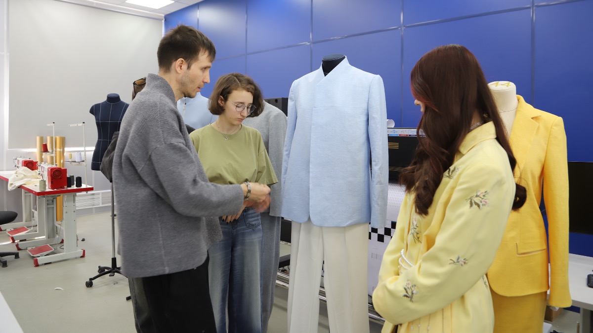 Заммэра Ракова: Студенты московского колледжа впервые представили коллекцию на неделе моды в Китае