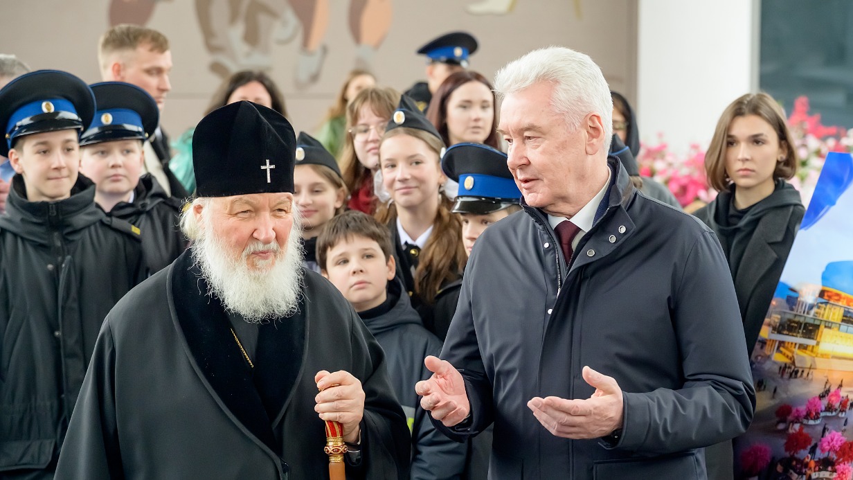 Мэр Москвы Сергей Собянин и Патриарх Московский и всея Руси Кирилл на фестивале «Пасхальный дар»