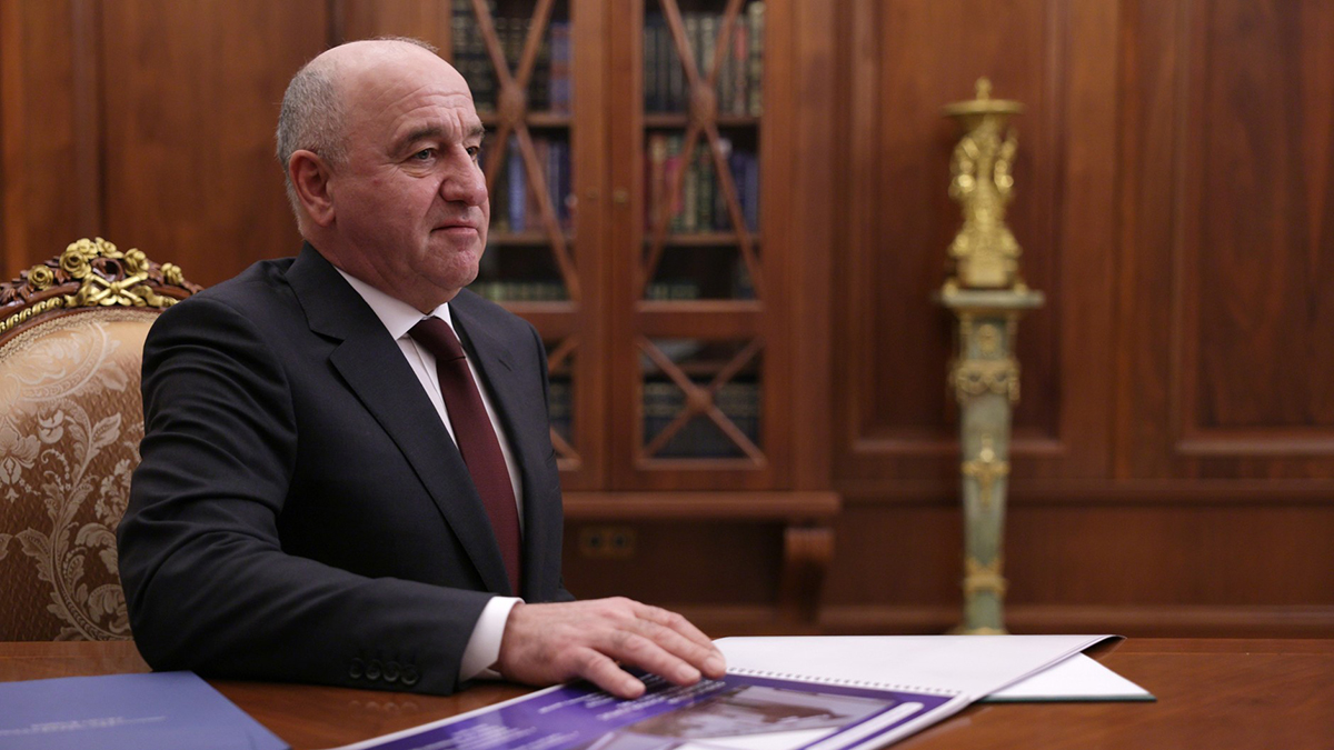 Парламент КЧР единогласно избрал Темрезова главой республики