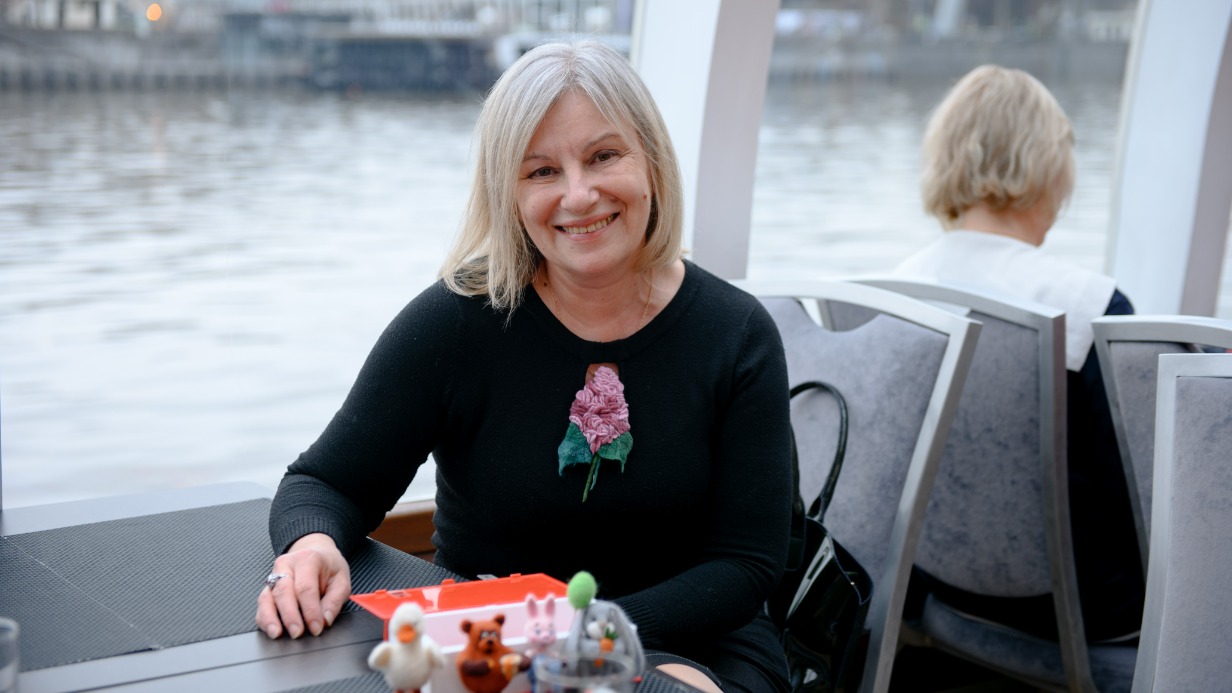 Клуб мастеров «Московского долголетия» побывал на специальном рейсе по Москва-реке