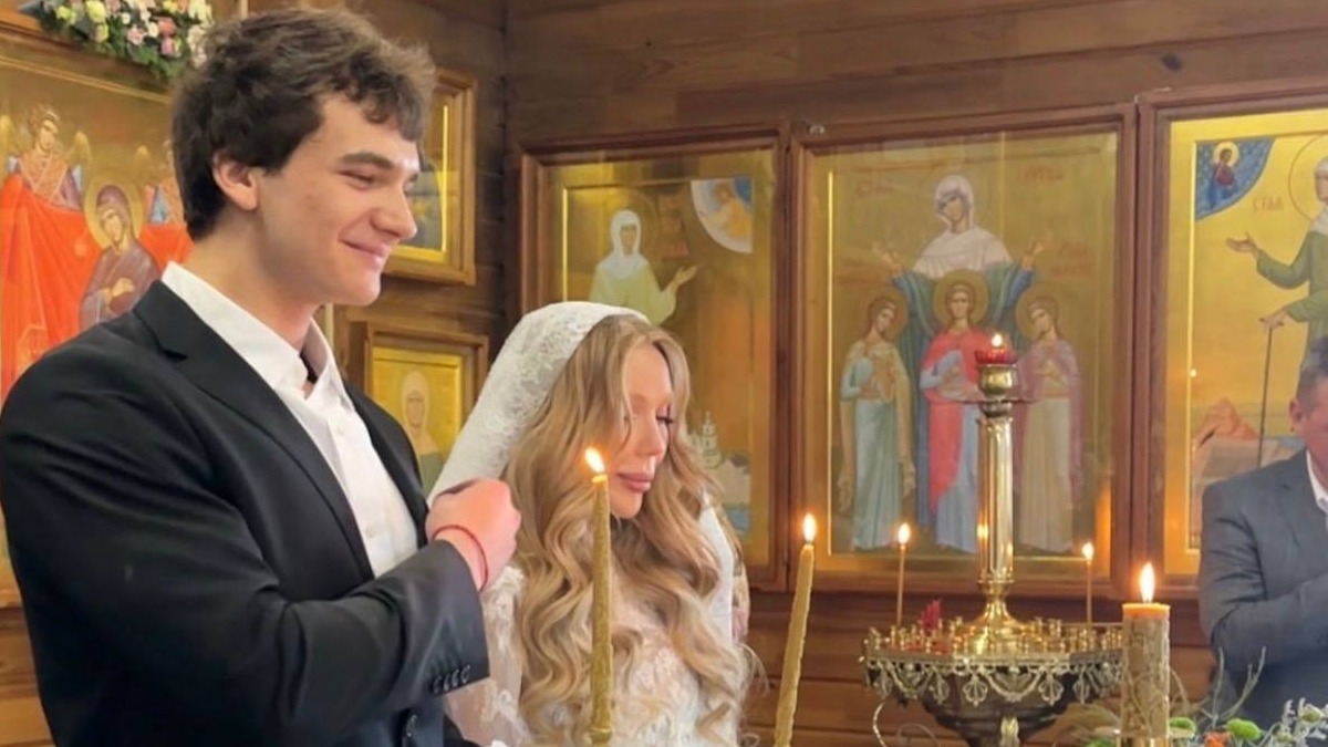 «Настоящая любовь»: Карина Кросс обвенчалась с хоккеистом Марком Рудаковским