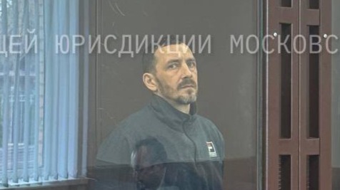 Суд арестовал мужчину, избившего до смерти знакомого на остановке в Пушкине