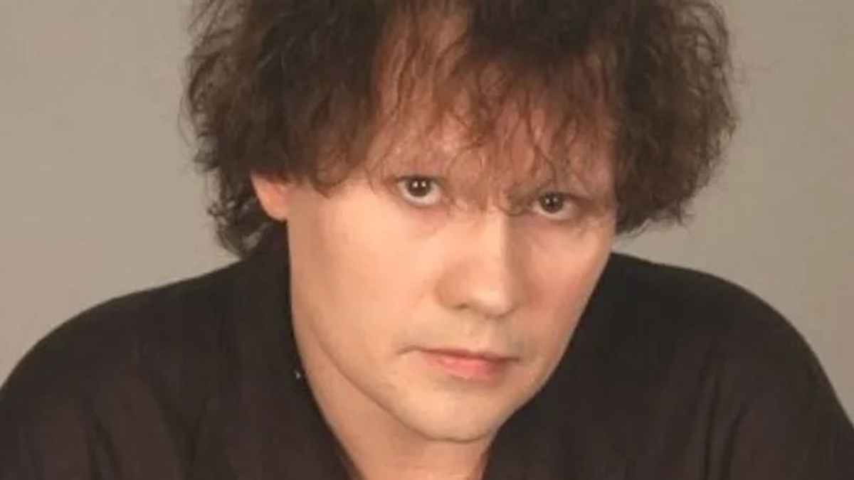 Скончался самый известный двойник Пугачевой, певец Алексей Золотов