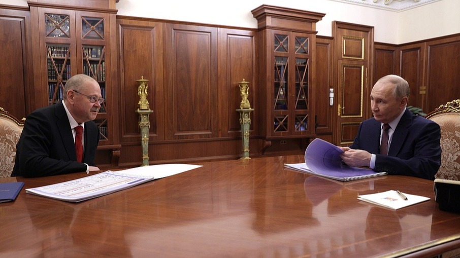 Путин провел рабочую встречу с губернатором Пензенской области Мельниченко