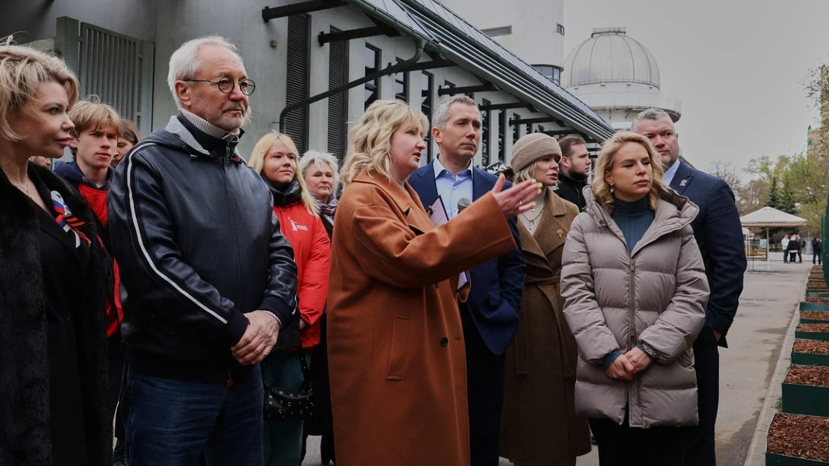 Директор Центра развития Евгений Андриенко и журналист Олег Леонов приняли участие в открытии выставки об истории «Диктанта Победы»