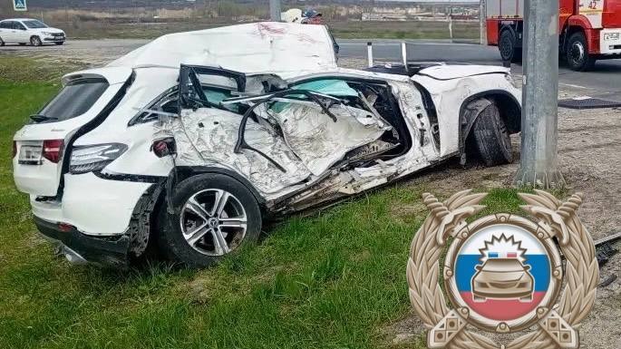 Baza: Бывший мэр Саратова погиб, влетев на своем Mercedes в грузовик