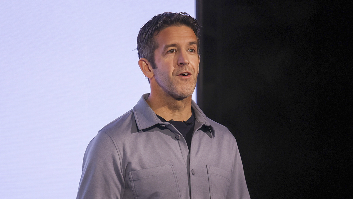 Новый генеральный директор Apple Джон Тернус: что известно и над чем работал