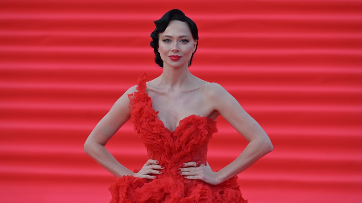 Актриса Настасья Самбурская