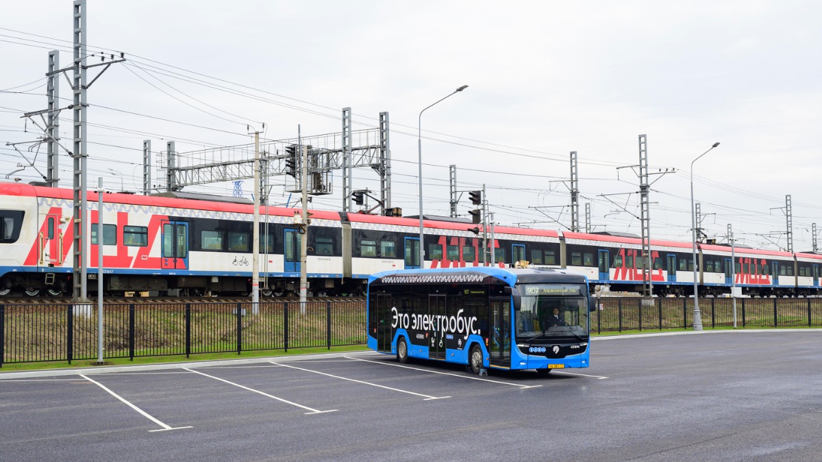 Маршруты наземного транспорта изменятся в разных округах столицы с 25 апреля