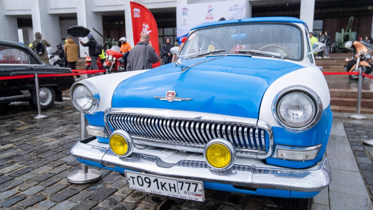 Около Музея Победы прошел «Автопробег Победы»