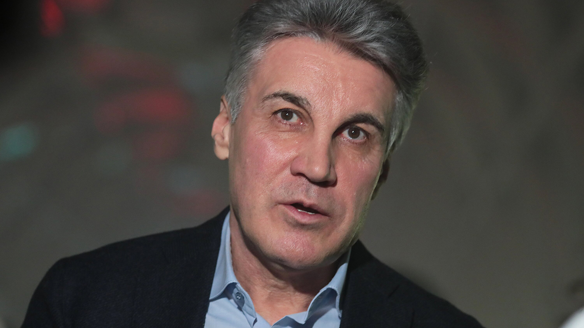 Едва сдерживали слезы: дети Пиманова проводили отца в последний путь