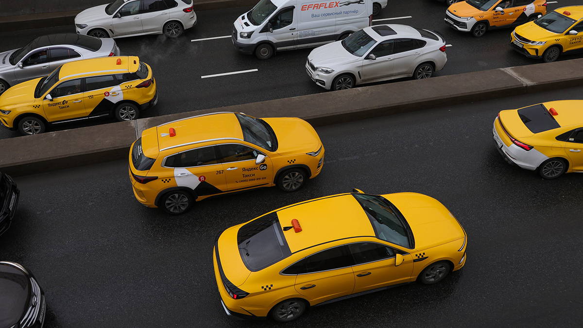 Экономист Прокофьев оценил введение плановых цен на такси