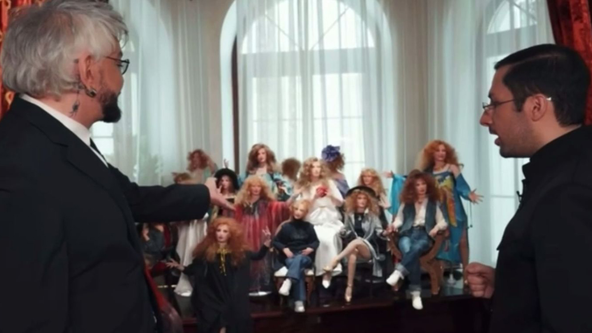 «Храню добрые воспоминания»: Киркоров показал коллекцию кукол Пугачевой