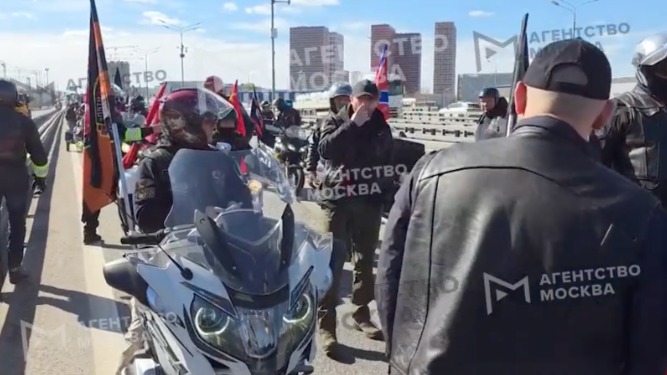 Участники клуба «Ночные волки» открыли мотосезон в Москве