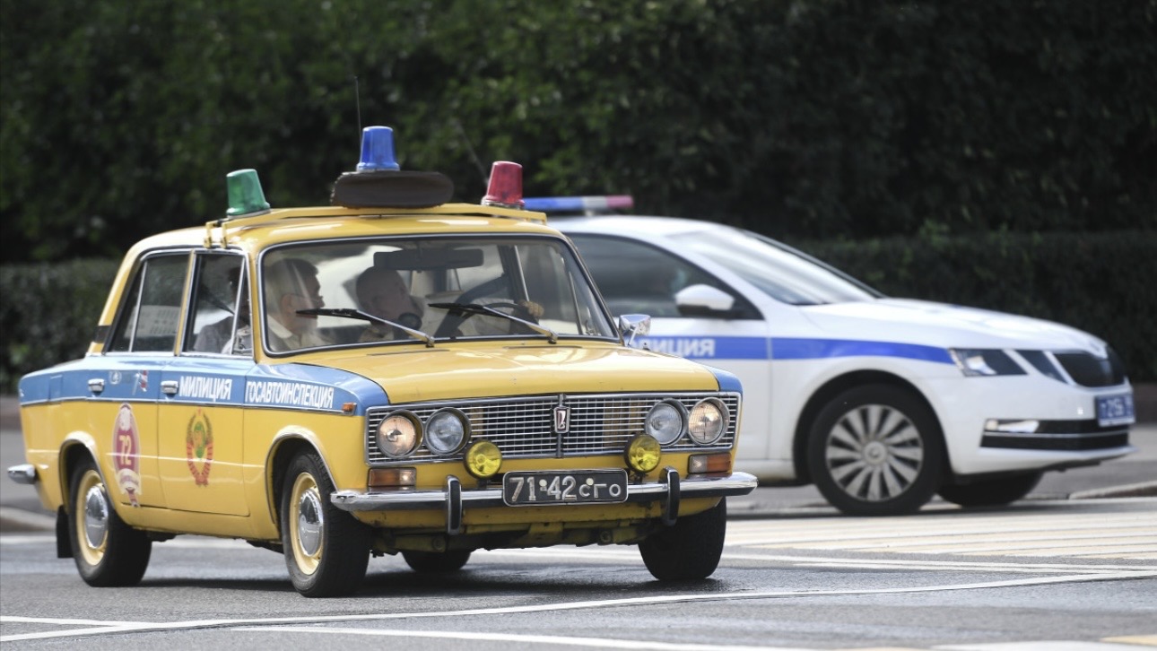 На продажу выставлен редкий советский милицейский ВАЗ-2103