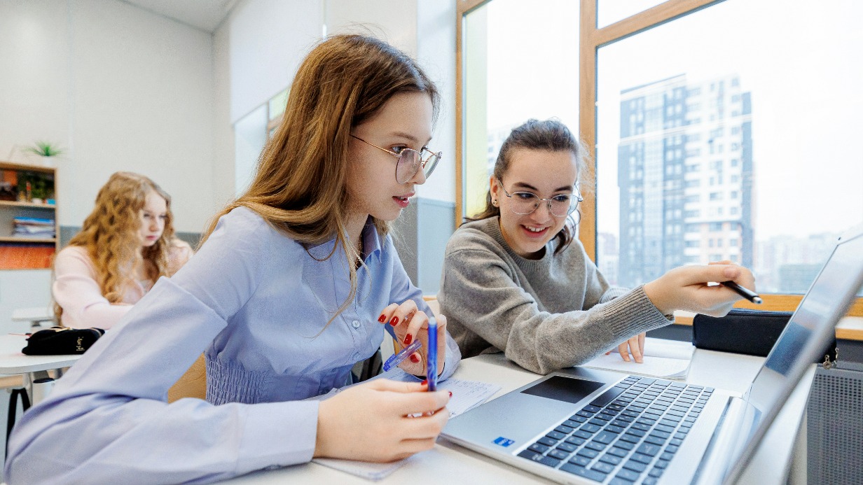 Школьникам предложили создать свои подарки в «МЭШ»