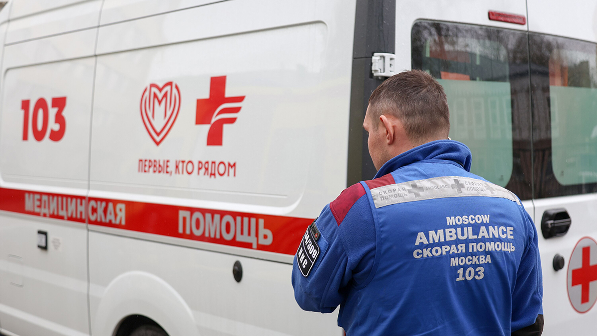 Погибший под щеткой трактора 12-летний мальчик залез на него по просьбе девочки