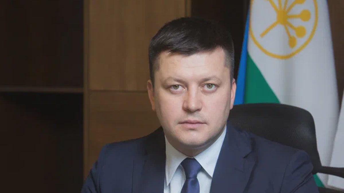 Правоохранители принудительно взяли образцы волос и слюны у мэра Уфы Мавлиева