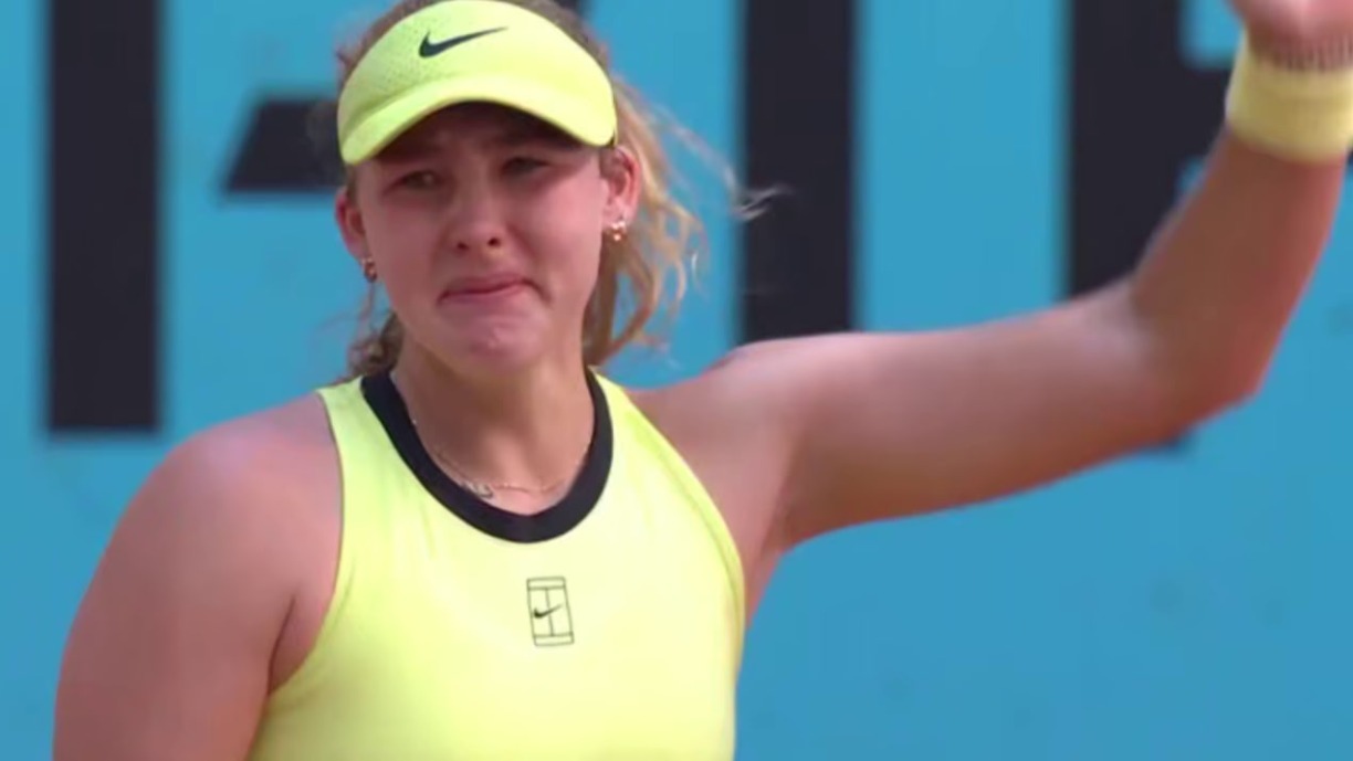 Теннисистка Андреева расплакалась после победы на турнире в Мадриде