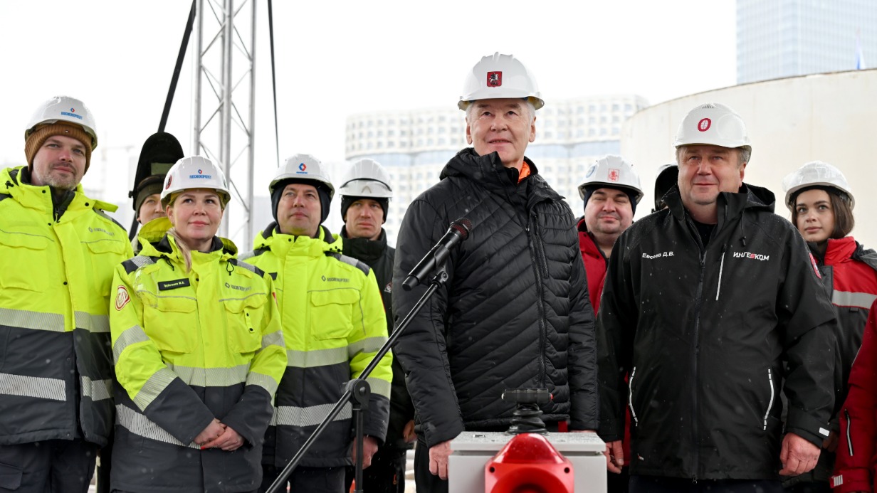 Мэр Москвы Сергей Собянин принял участие в церемонии начала проходки правого тоннеля между станциями «ЗИЛ» и «Остров Мечты» строящейся Бирюлевской линии московского метро