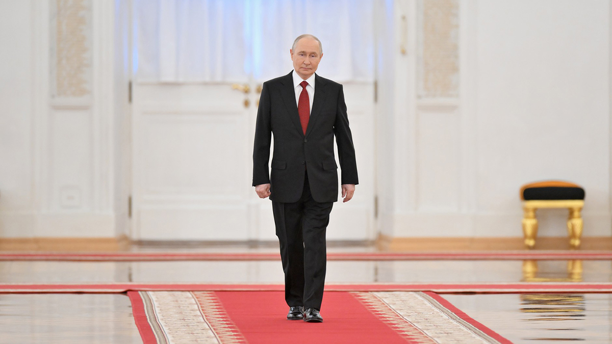 Ветеран Семенов раскрыл содержание переданного Путину письма на параде Победы