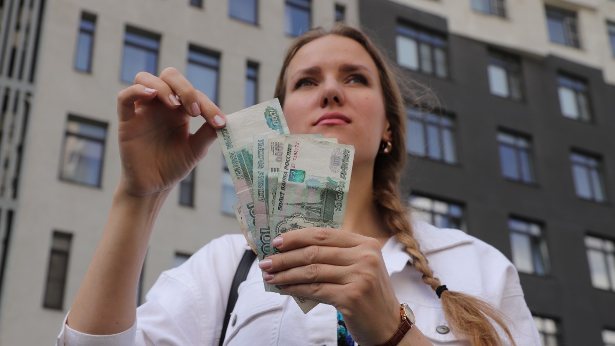 Молодая москвичка Дарья Смирнова считает деньги, следуя известному выражению. Согласно ему финансы всегда должны быть под контролем