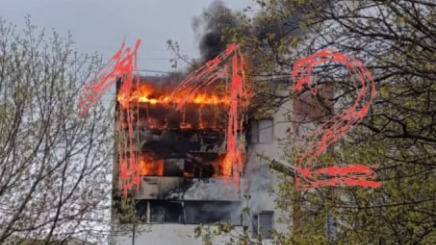 Мощный пожар охватил три квартиры в многоэтажке на юго-востоке Москвы