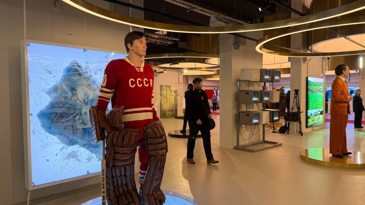 В «Зарядье» открылся музей реалистичных фигур российских знаменитостей 