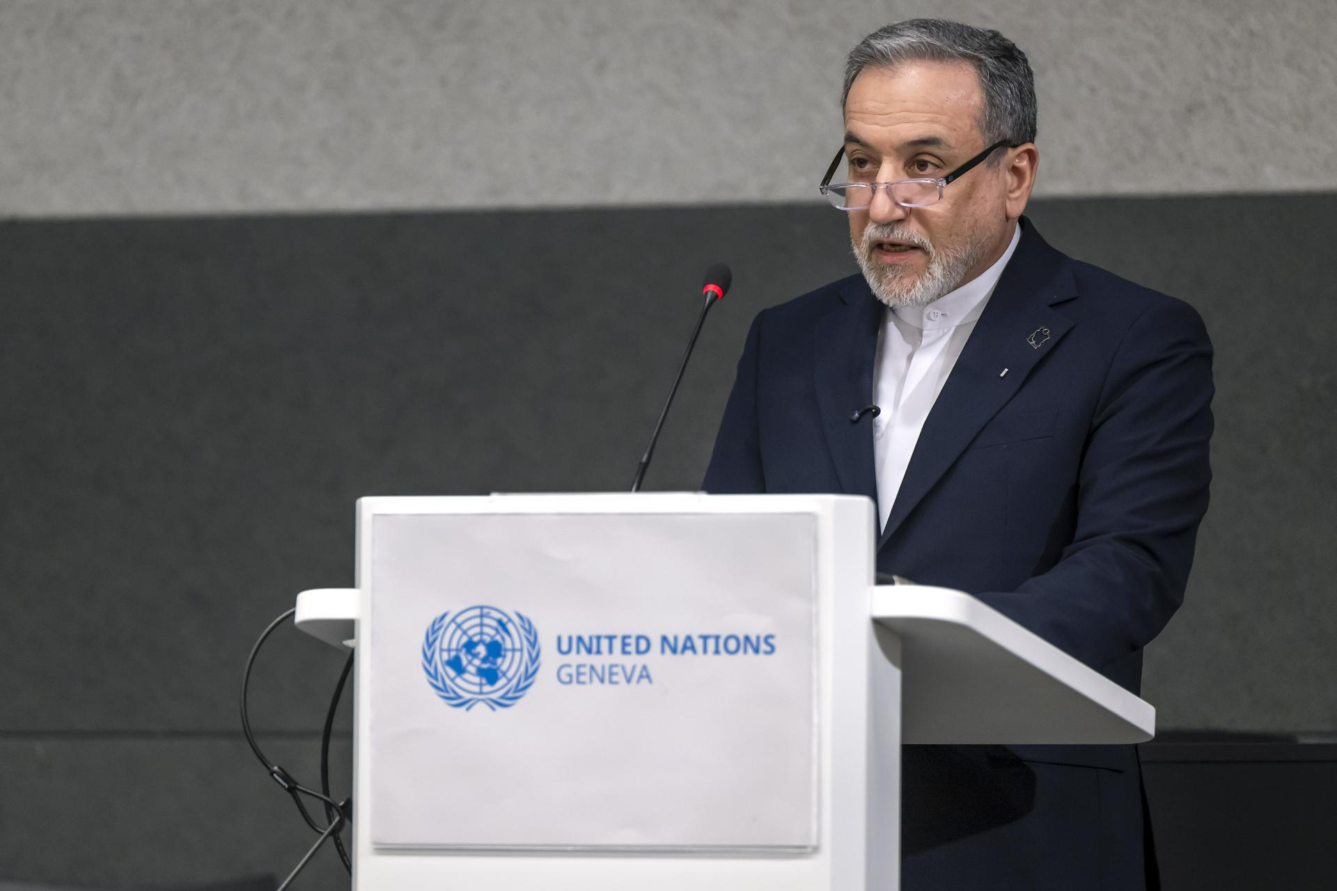 Арагчи: Иран и США не подписали соглашение в Пакистане по вине Вашингтона