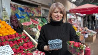 Откуда в Москву везут ягоды