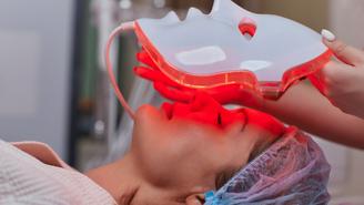 Терапия красным светом: эффективность и польза