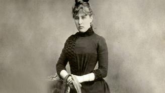 «Я — не портной и не швея, я — художник по костюму»: как модельер Надежда Ламанова диктовала стиль двух эпох