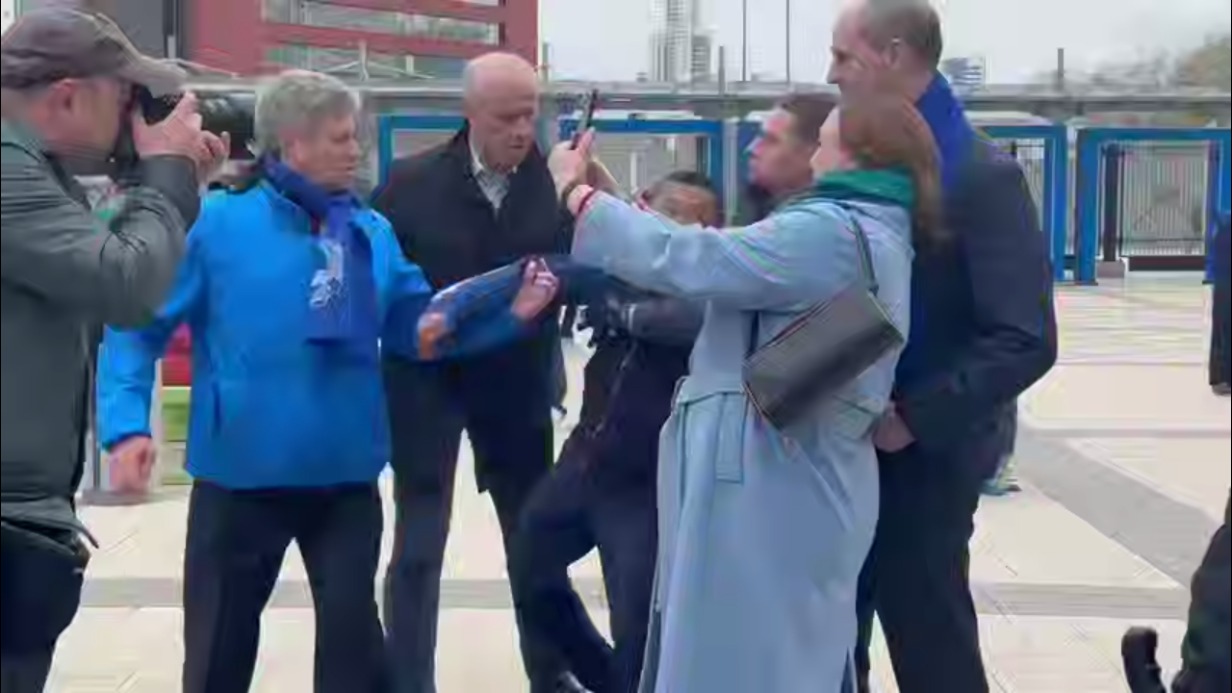 Нападение на свердловского губернатора пресекли в Екатеринбурге