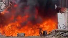 Строительный мусор загорелся на северо-востоке Москвы