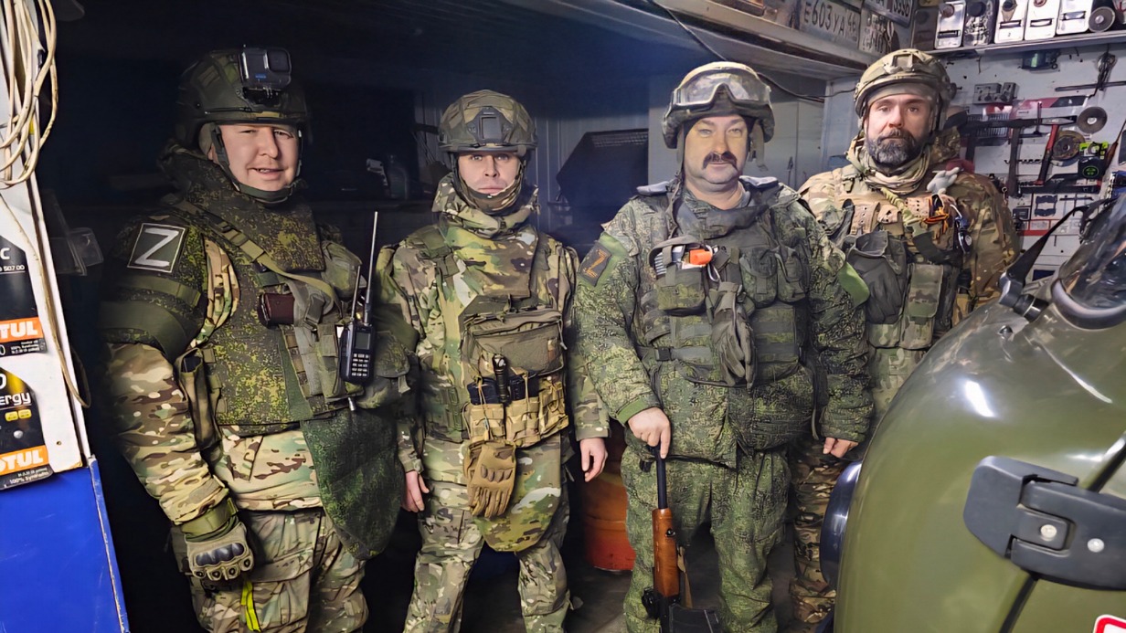 Бойцы 3-го батальона 127-го полка 71-й мотострелковой дивизии группировки войск «Север» на передовой