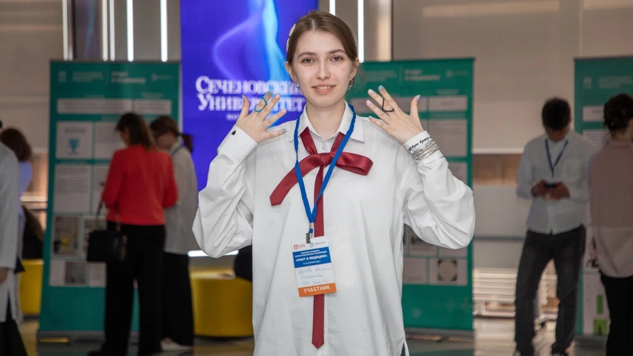 Московская школьница представила проект для коррекции деформации пальцев