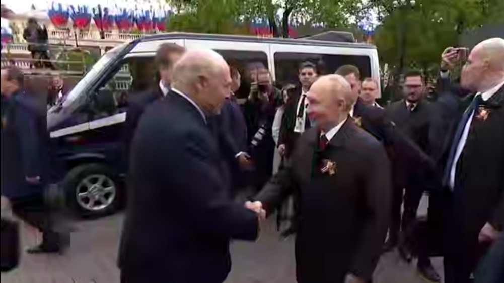 Лукашенко пошутил о разговоре с журналистами вместо Путина