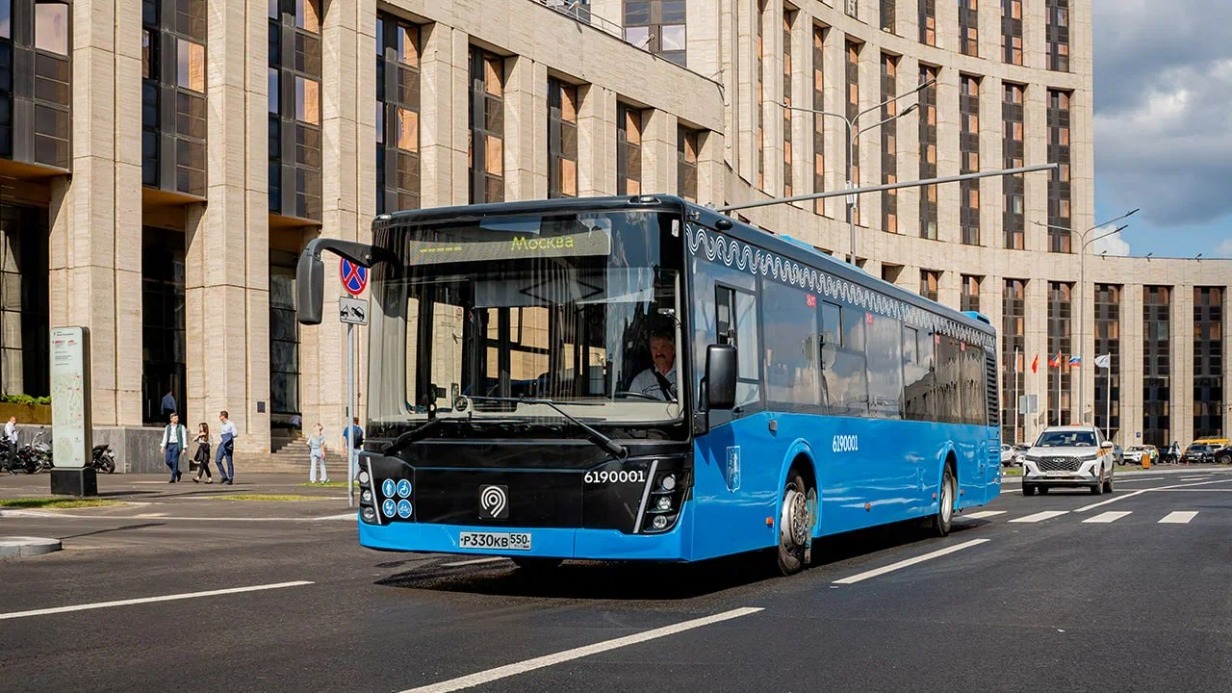 Свыше 270 новых автобусов коммерческих перевозчиков выйдут на улицы Москвы в мае