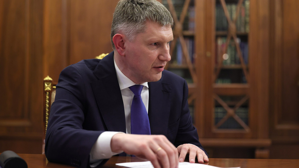 Решетников: Отели обяжут заселять туристов без документов через мессенджер МАКС