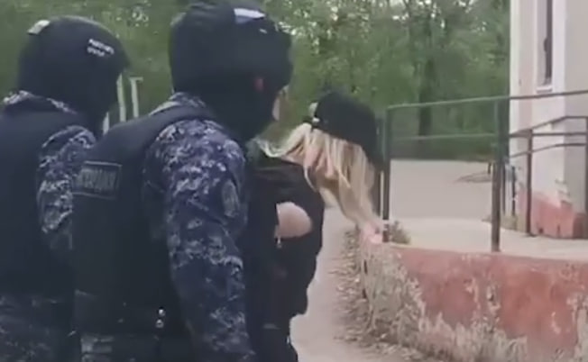 Девушка из ревности ранила ножом своего парня в Подмосковье