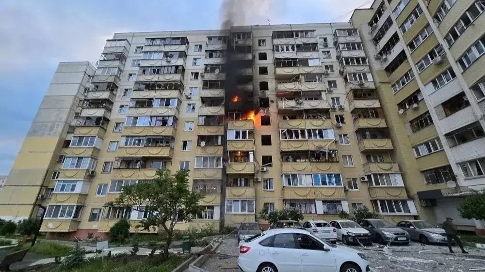Четыре человека пострадали в результате удара ВСУ по жилому дому в Белгороде