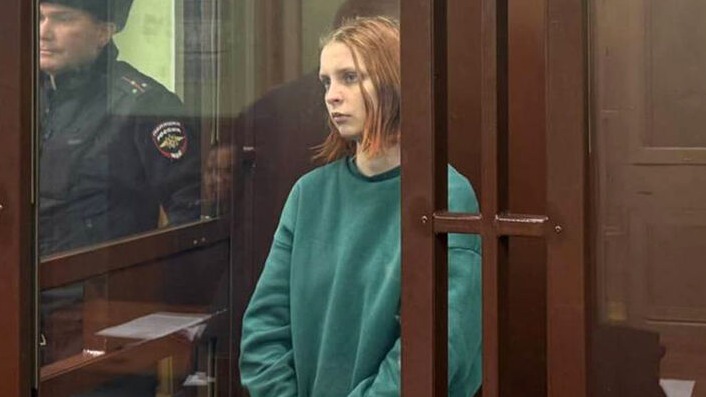 Блогершу Диану Чистякову осудили на 12 лет колонии за поджог здания МВД 