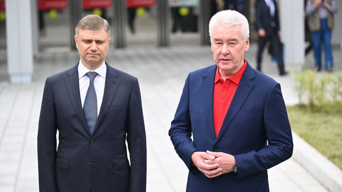 Собянин и Белозеров открыли Ленинградский вокзал после модернизации