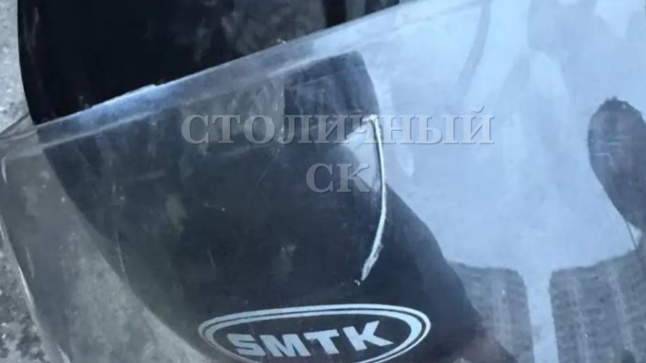 Мужчина, ударивший байкера ножом в Москве, пытался запихнуть ему в рот конфету