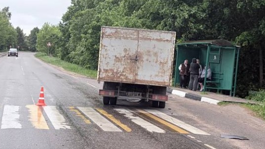 Школьник на питбайке врезался в «газель» в Подмосковье и погиб