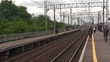 СК возбудил дело после травмирования зацепера на путях в Подмосковье