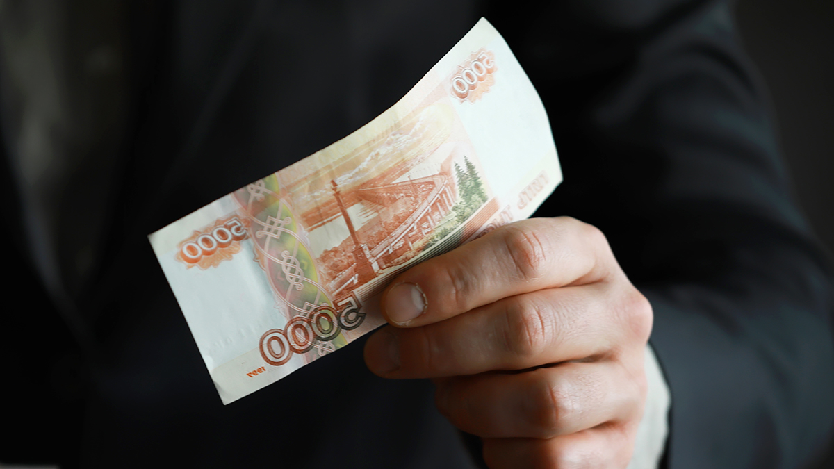 Бизнесмен продал торговый комплекс за 140 миллионов, а получил лишь пять тысяч