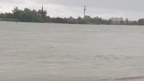Несколько набережных ушли под воду в Краснодаре из-за сильных дождей 
