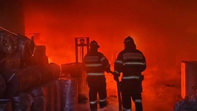 Пожар произошел на производстве изделий из битума в подмосковном Егорьевске